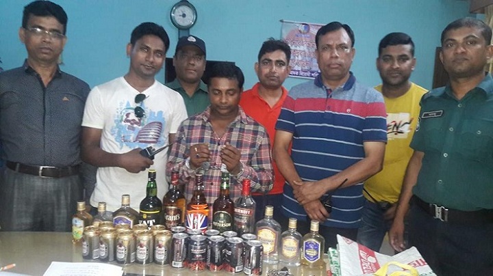 খুলনায়-মদসহ-গ্রেপ্তার-Khulna foreign liquor and beer arrested 1