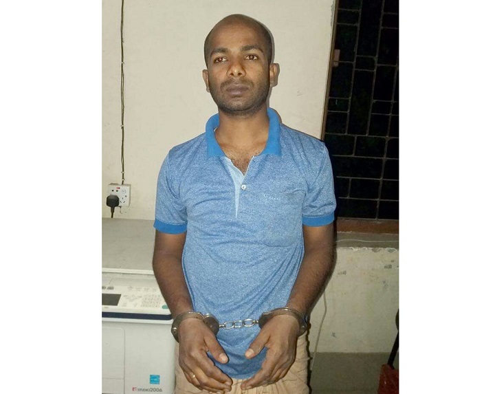 গোদাগাড়ীতে-হেরোইনসহ-The trader seized with heroin 10 lakh taka in Godagari