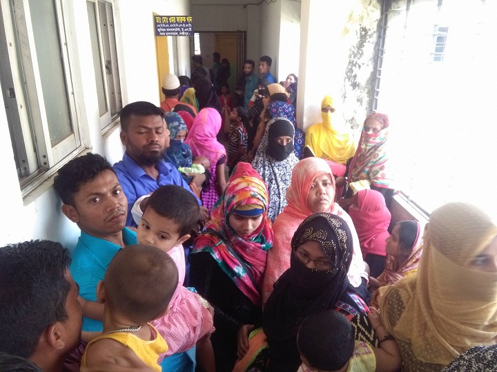 লক্ষ্মীপুরে-রোগীদের-Lakhmipur patients are overwhelmed by the crowd
