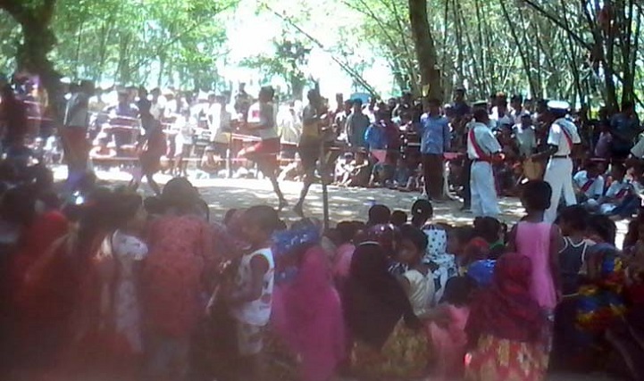 ঐতিহ্যবাহী-লাঠি-খেলা-The traditional stick game of village Bengal was held in Jhikargacha