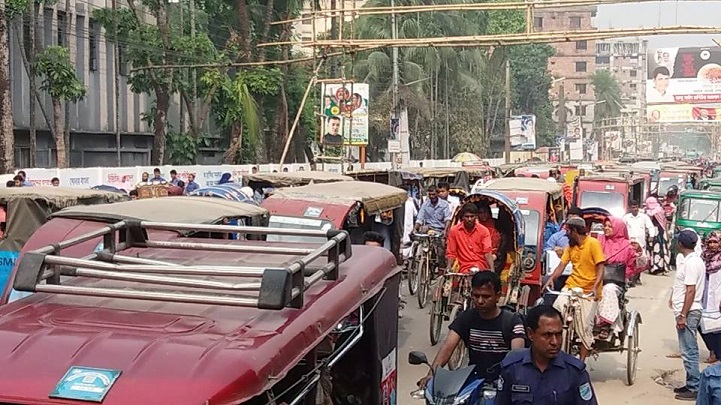 জানজটের-কবলে-পরীক্ষার্থী-HSC examinees confront mymensingh traffic congestion